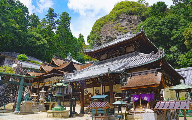 Hozanji Temple